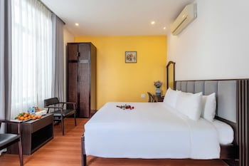 serene riverside hotel hoi an