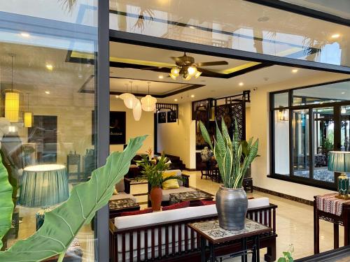 the quin riverside villa