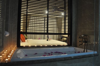 the quin riverside villa