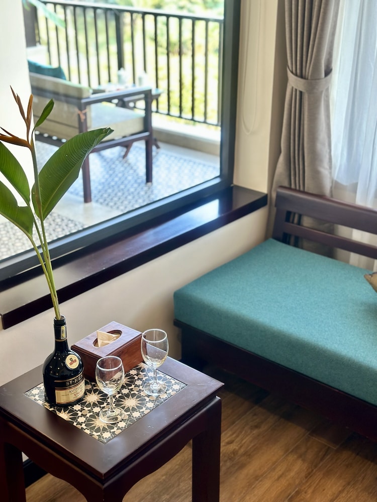 the quin riverside villa