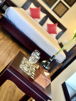 the quin riverside villa