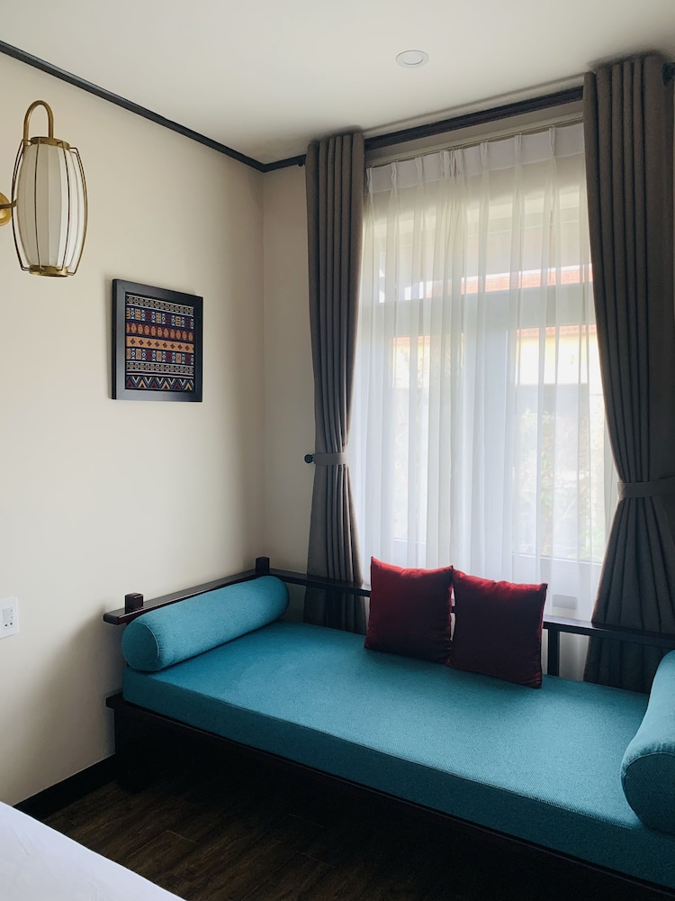 the quin riverside villa