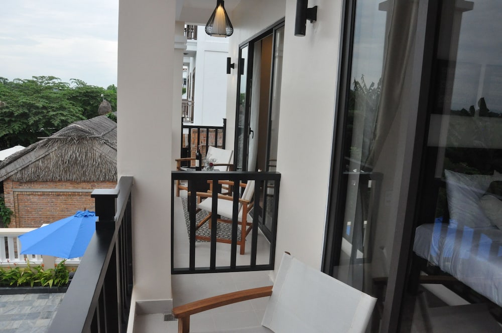 the quin riverside villa