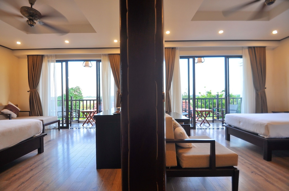 the quin riverside villa