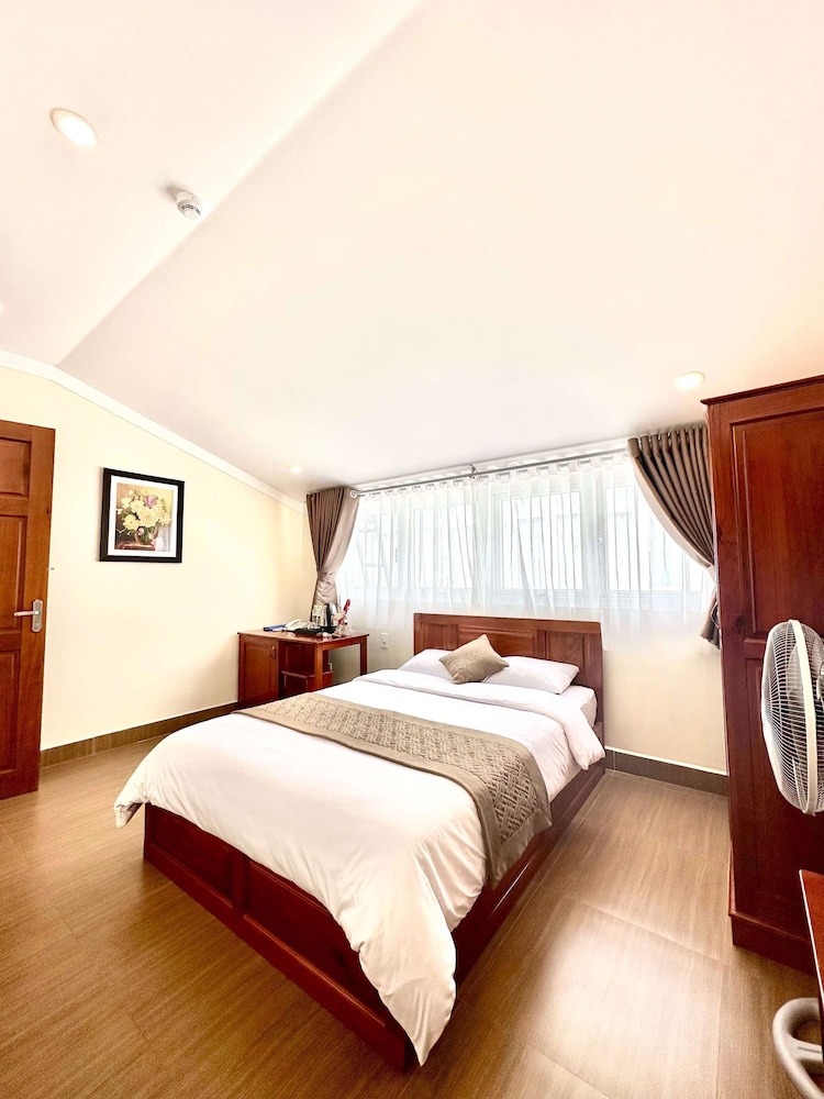 nam xuan premium hotel