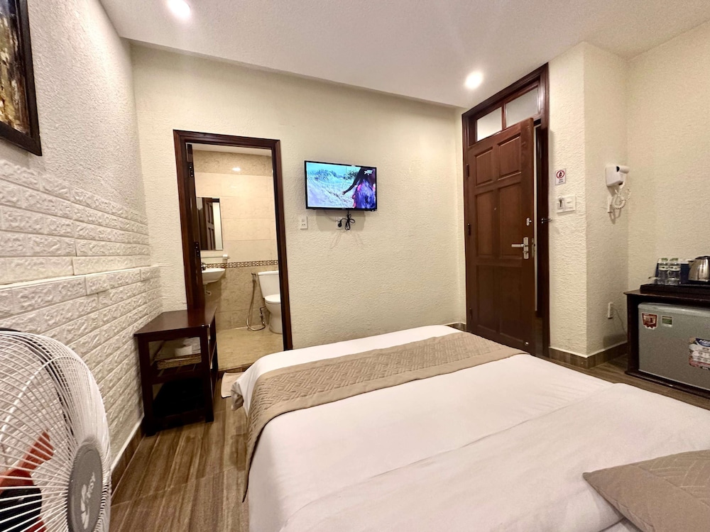 nam xuan premium hotel