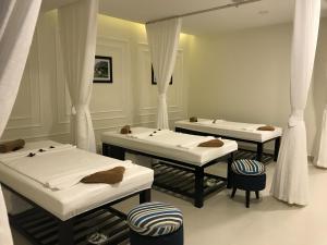 central hotel and spa