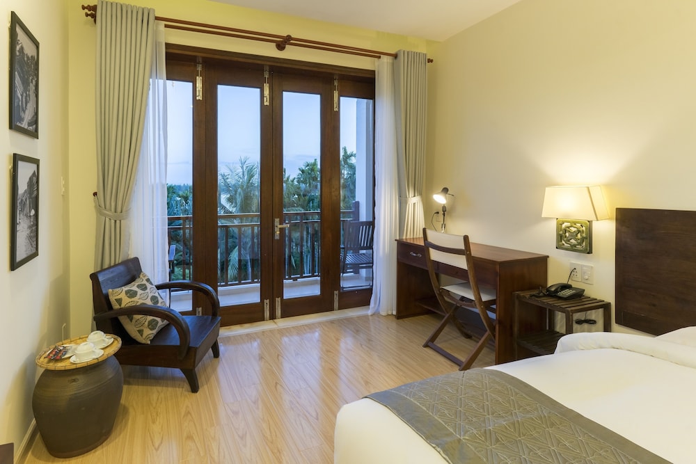 riverside hamlet homestay and villas