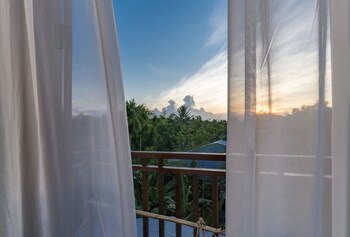 riverside hamlet homestay and villas