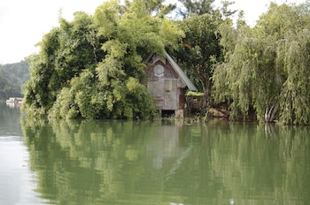 the lake house dalat hostel