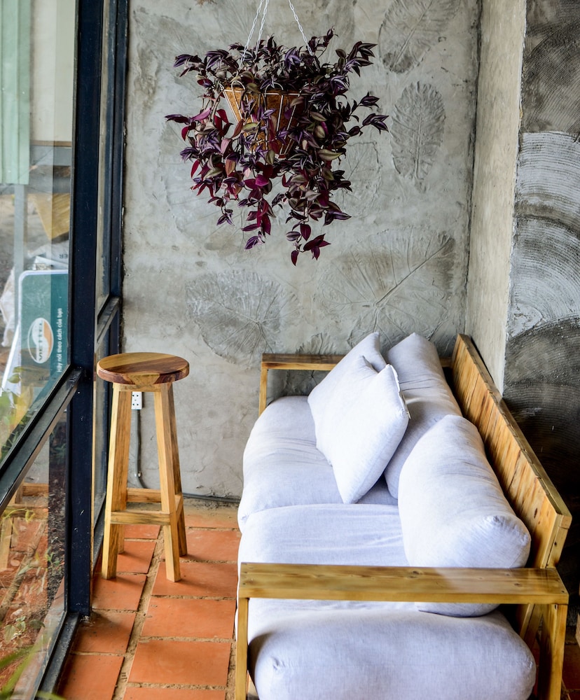 the lake house dalat hostel