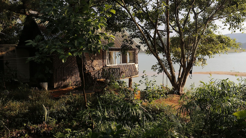 the lake house dalat hostel