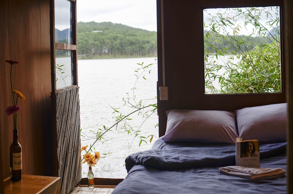 the lake house dalat hostel