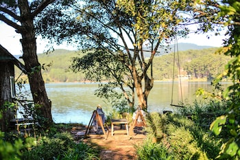 the lake house dalat hostel