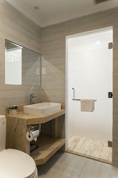 seven seas hotel and apartment