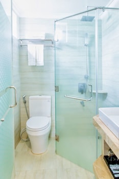 seven seas hotel and apartment