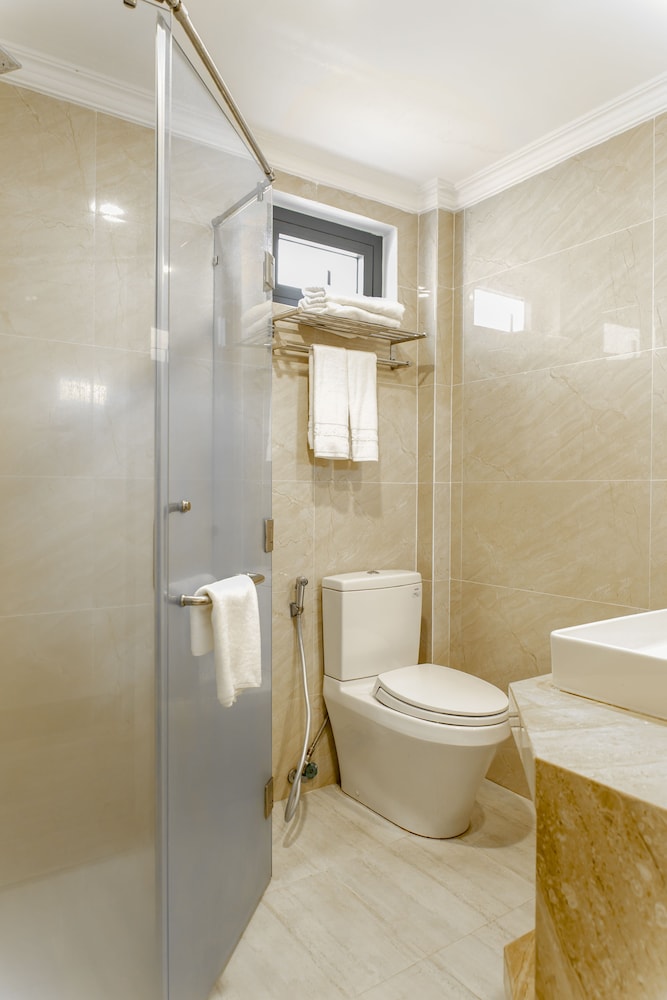 seven seas hotel and apartment