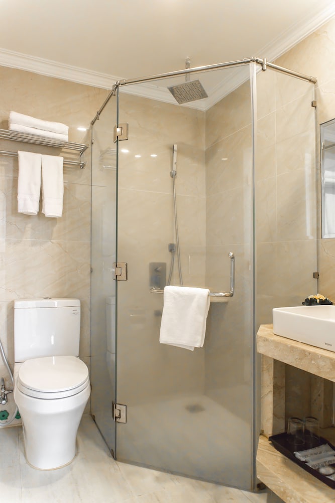 seven seas hotel and apartment