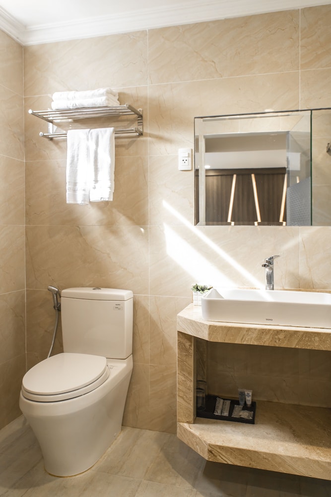 seven seas hotel and apartment