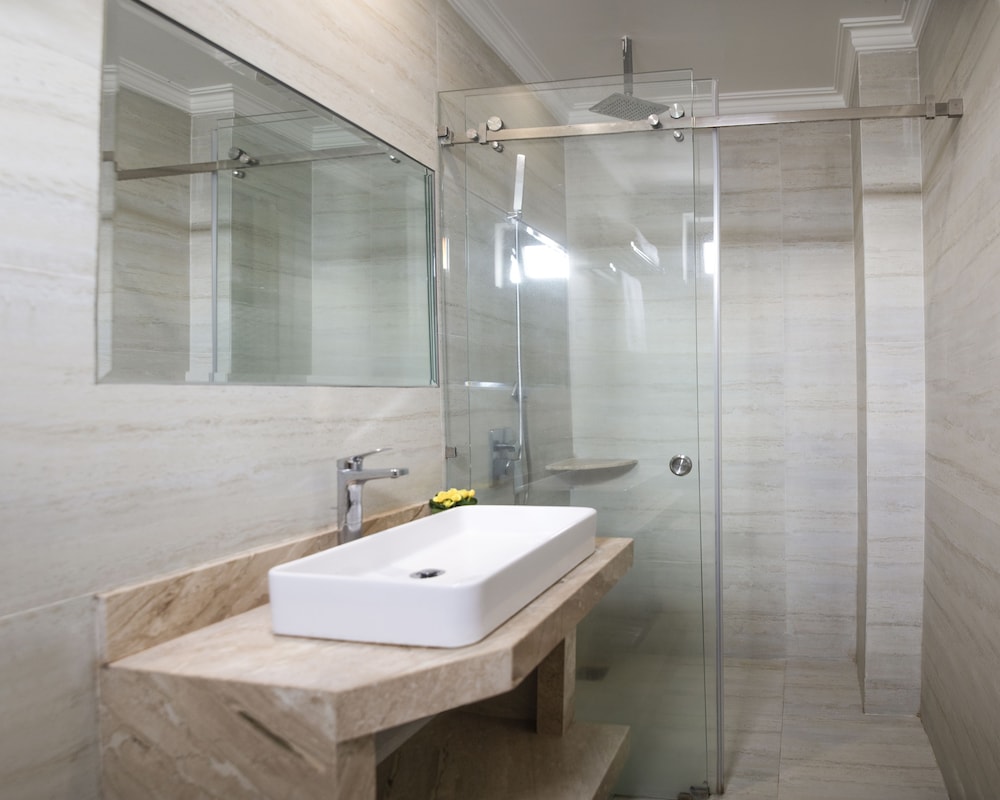 seven seas hotel and apartment