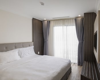 seven seas hotel and apartment