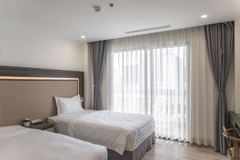 seven seas hotel and apartment