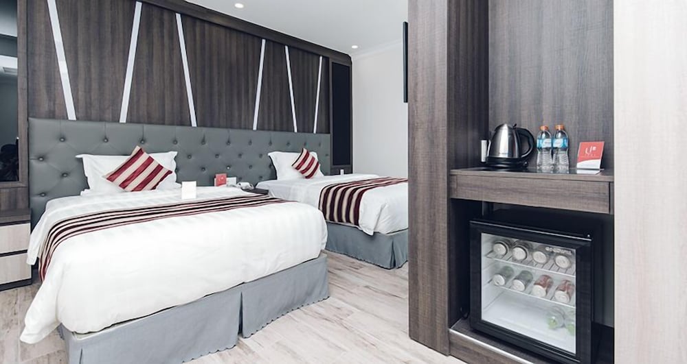 seven seas hotel and apartment