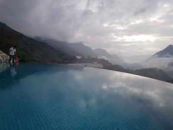 sapa clay house mountain retreat