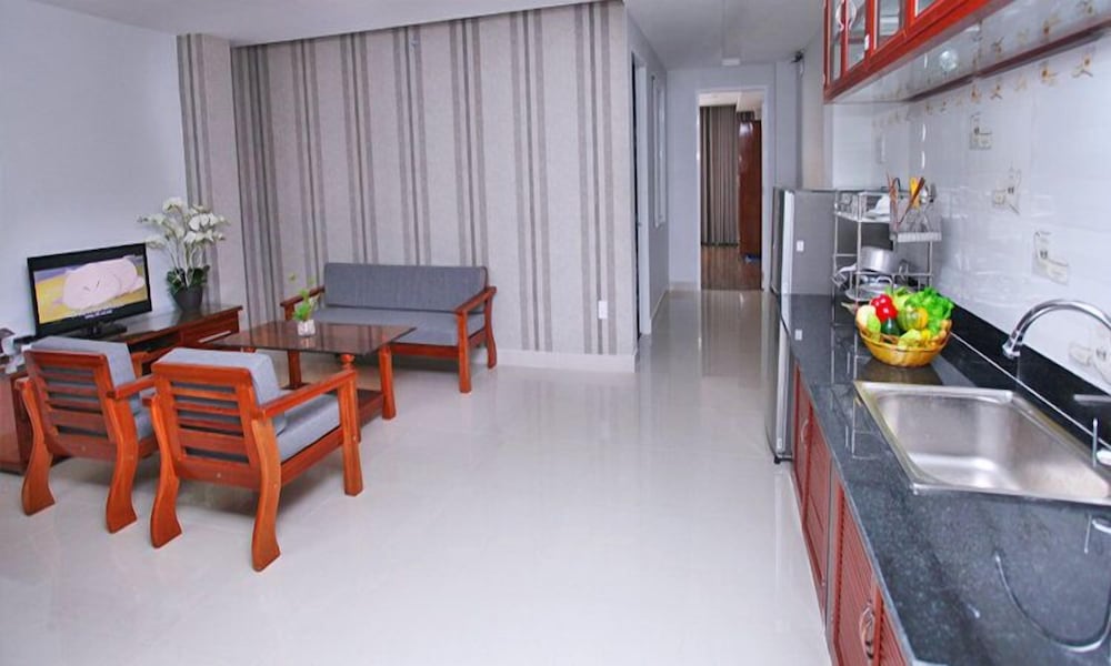 white swan apartment