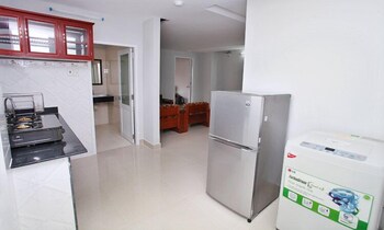 white swan apartment