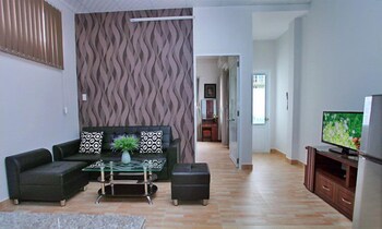 white swan apartment