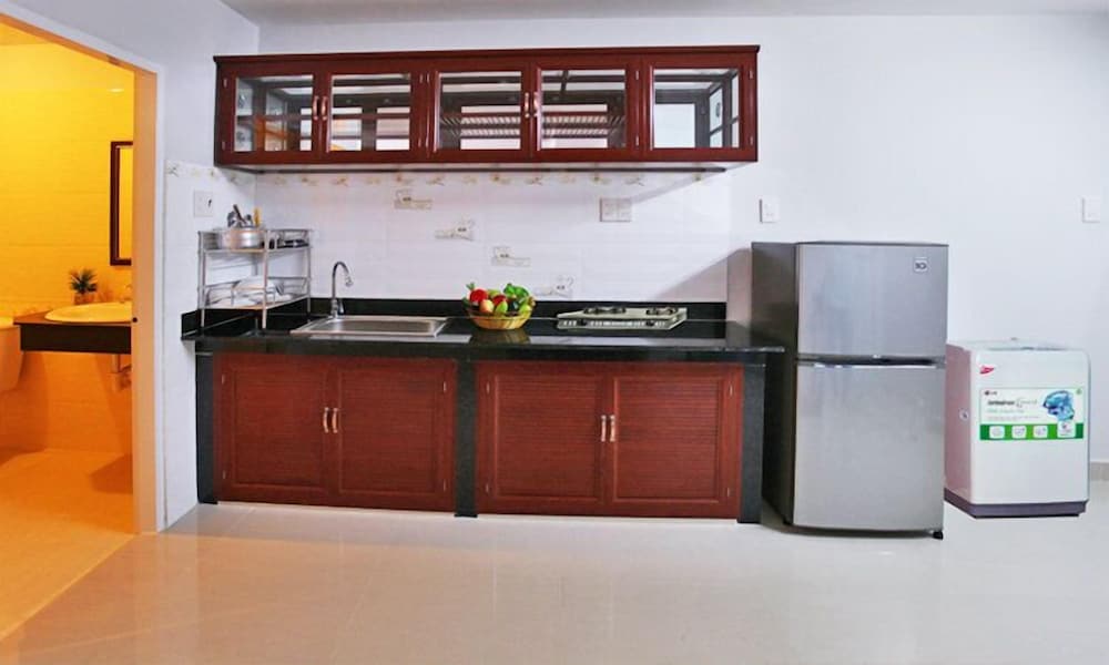 white swan apartment
