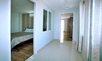 white swan apartment