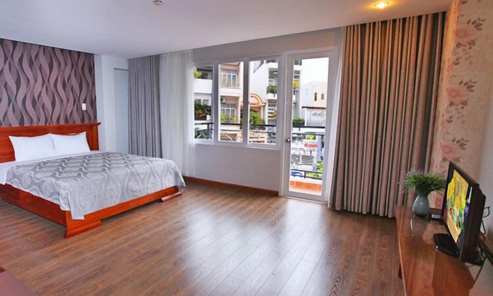 white swan apartment