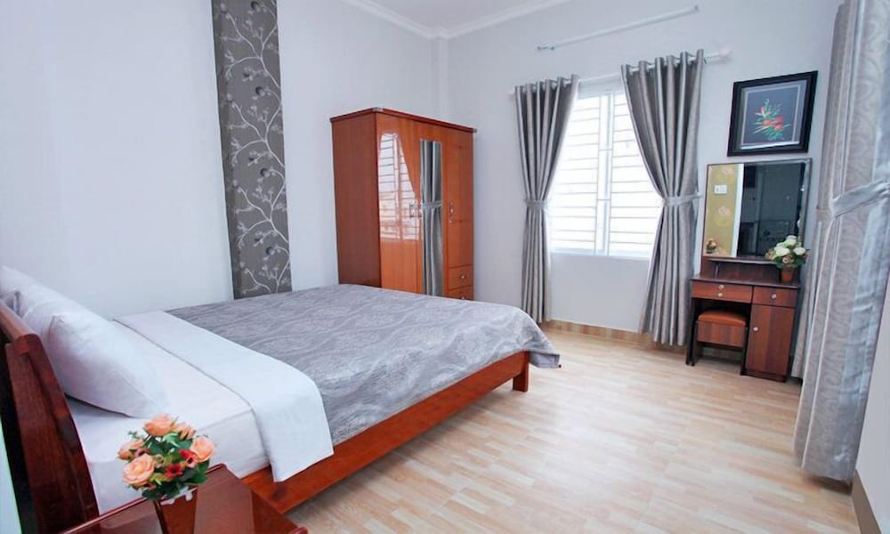 white swan apartment