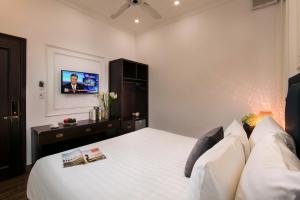 golden rooster hotel