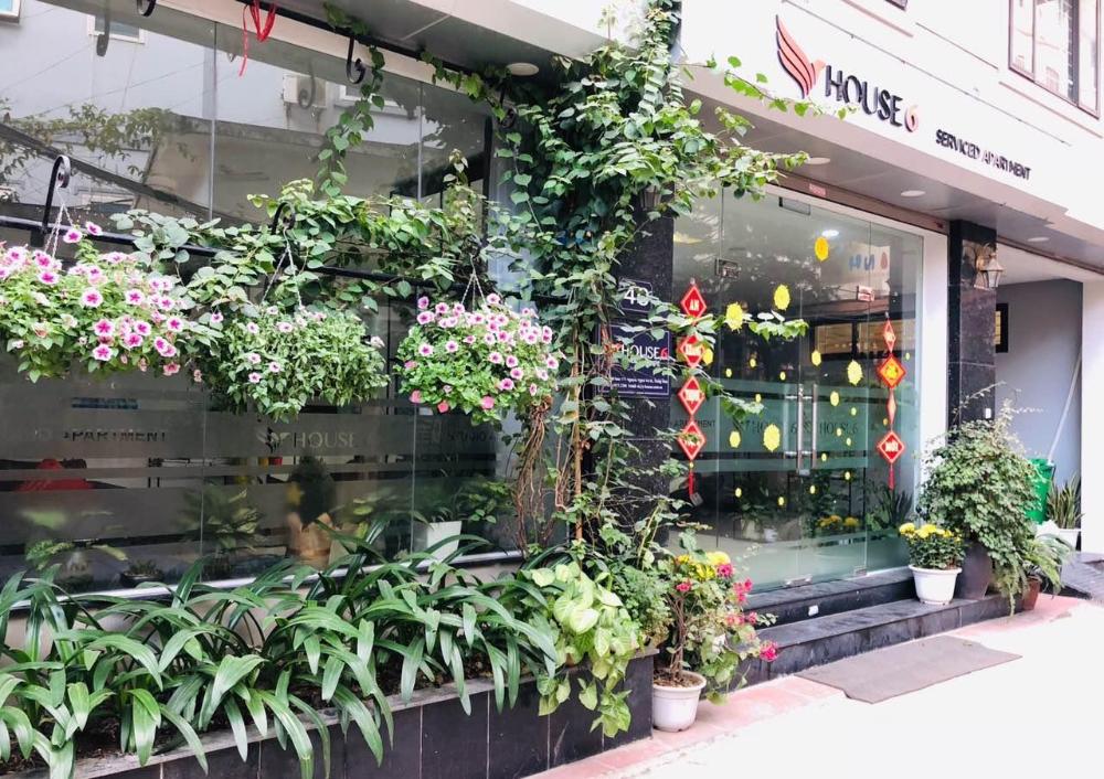 v house 6 serviced apartment