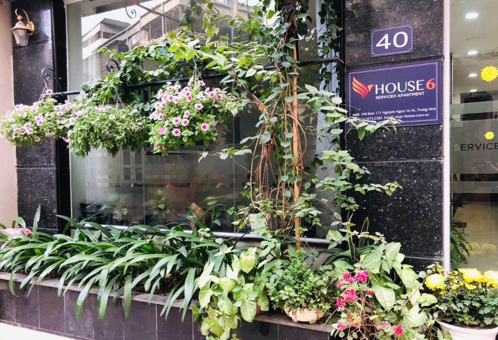 v house 6 serviced apartment