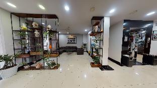 v house 6 serviced apartment