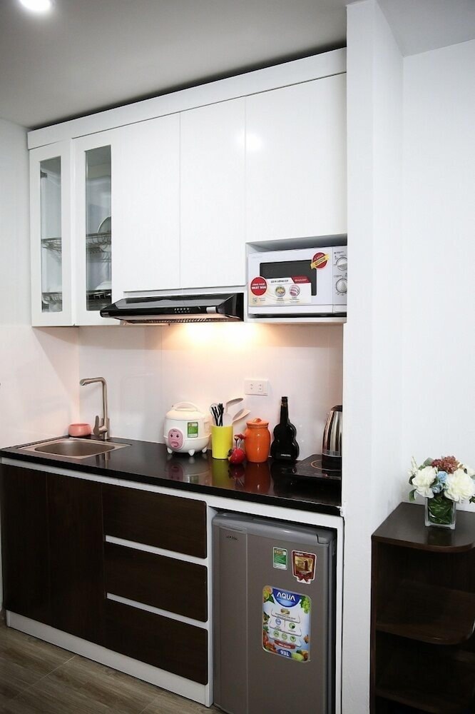 v house 6 serviced apartment