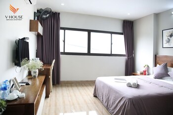 v house 6 serviced apartment