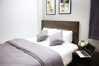 v house 6 serviced apartment