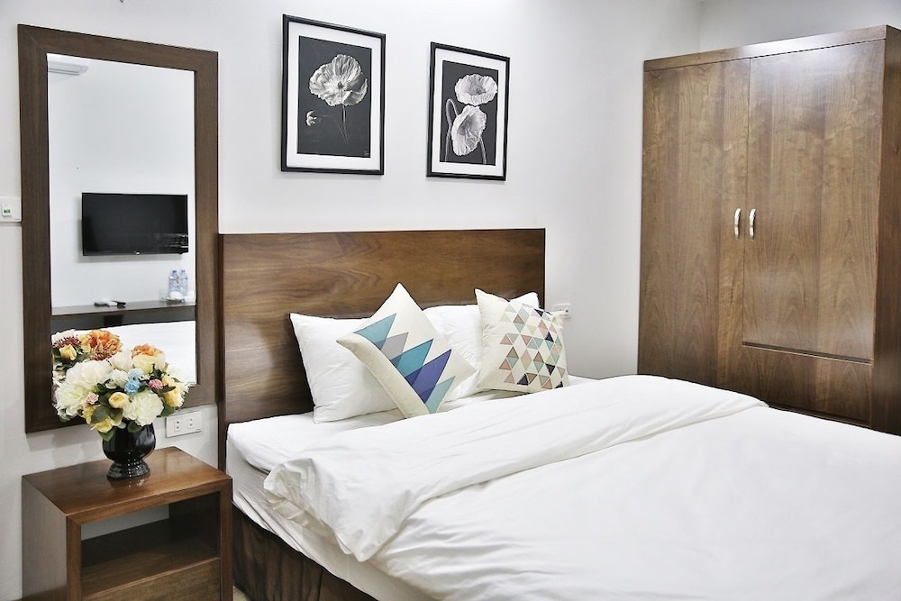 v house 6 serviced apartment