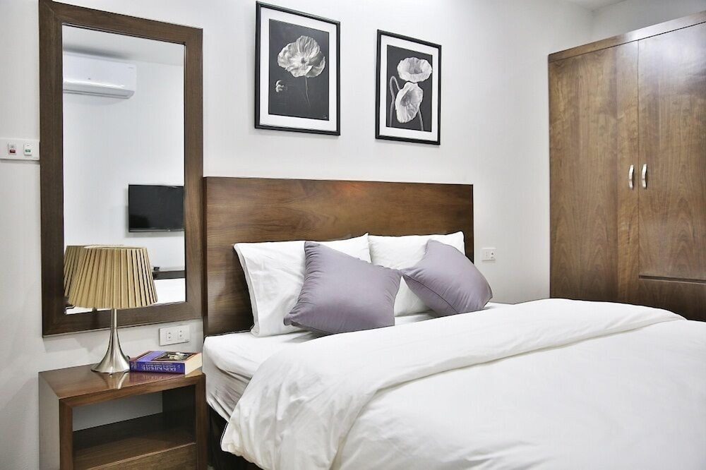 v house 6 serviced apartment