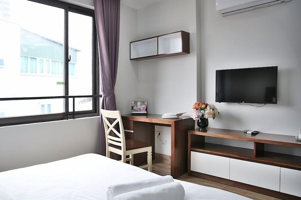 v house 6 serviced apartment