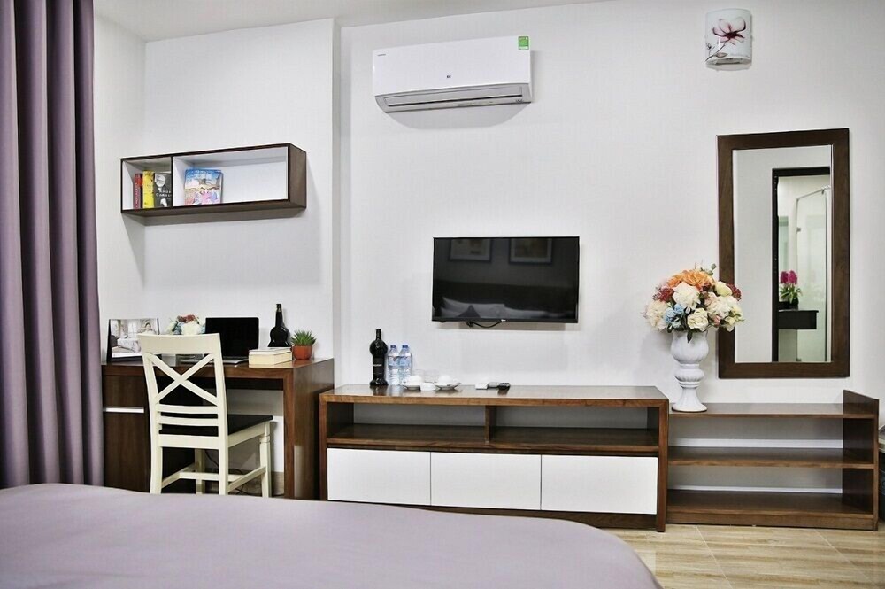 v house 6 serviced apartment