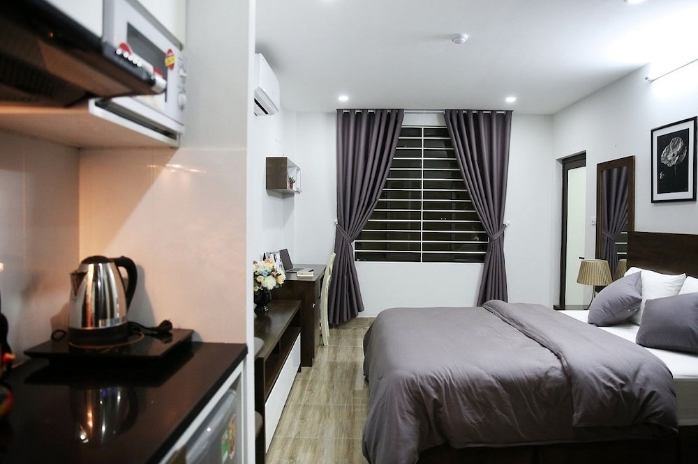 v house 6 serviced apartment