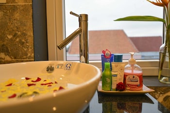 hoi an sunny pool villa