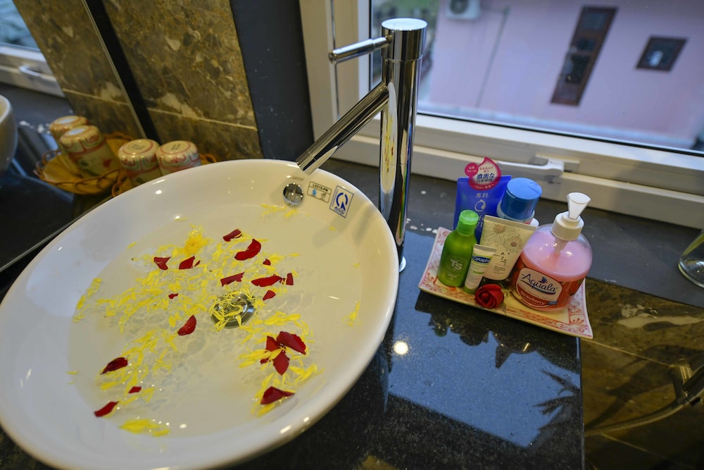 hoi an sunny pool villa