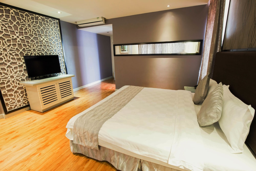 riverside boutique hotel